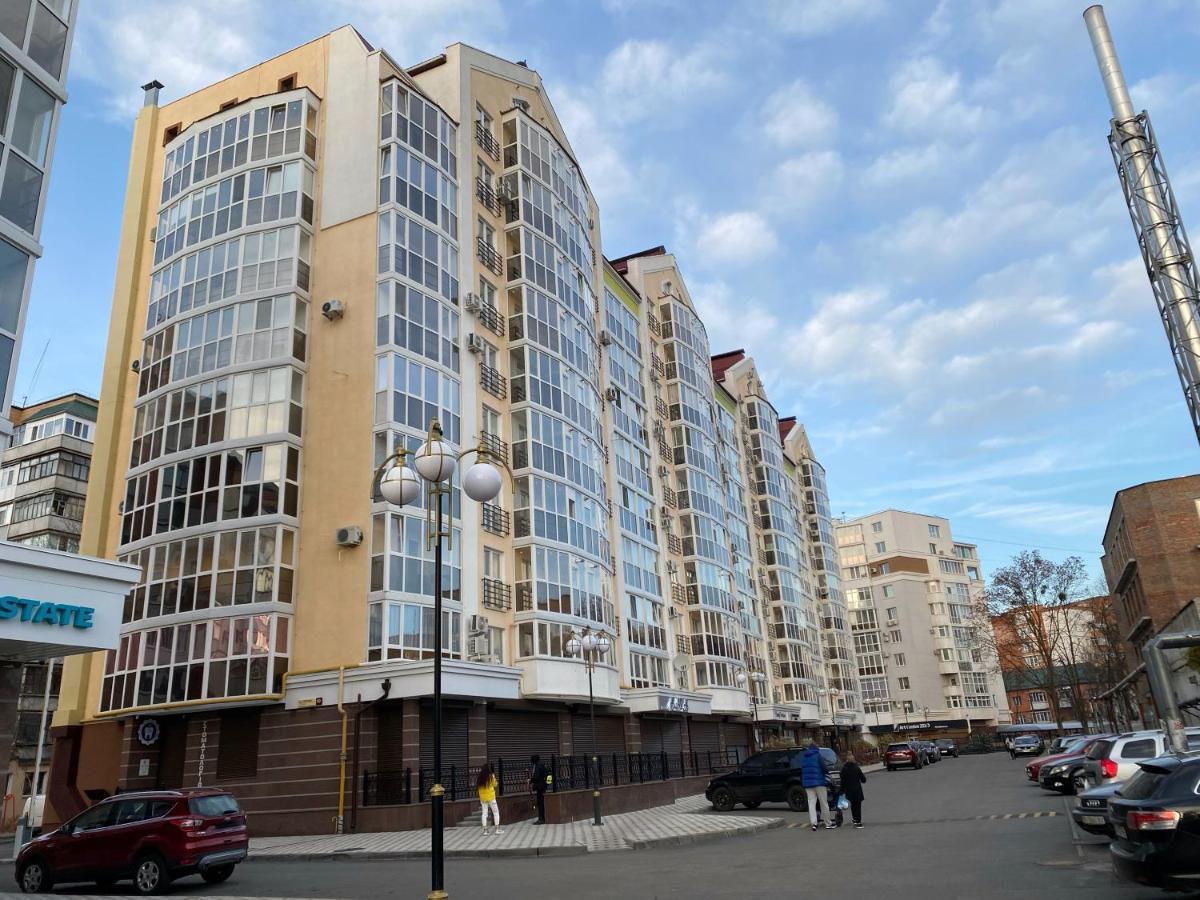 Світлі Апартаменти В Самому Центрі Біля Корпусного Парку - Мережа Helen بولتافا المظهر الخارجي الصورة